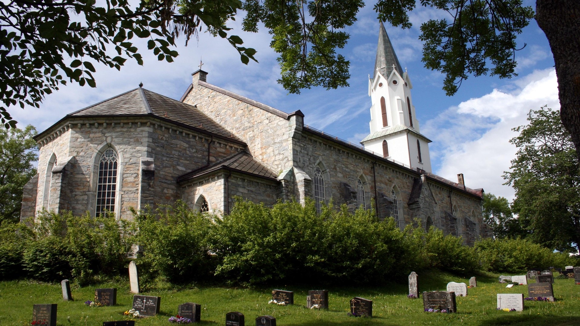 Sakshaug kirke - Gudstjeneste - radio - NRK Radio