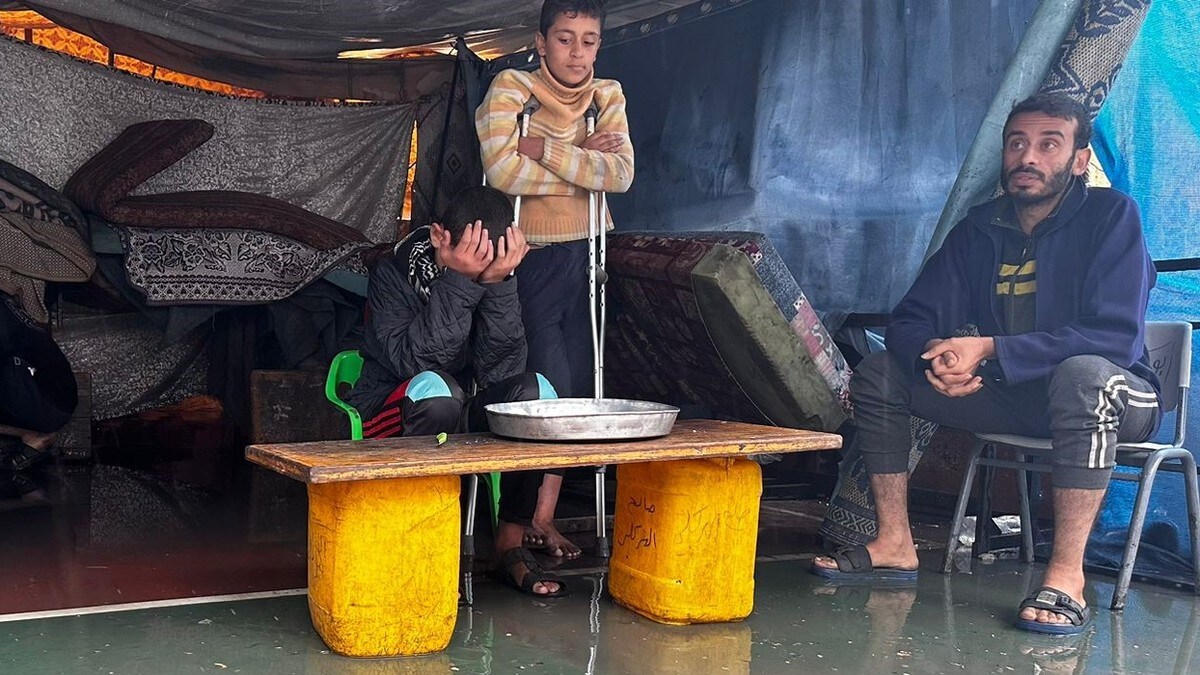 Flomregn gjør vondt verre i Gazas teltleirer