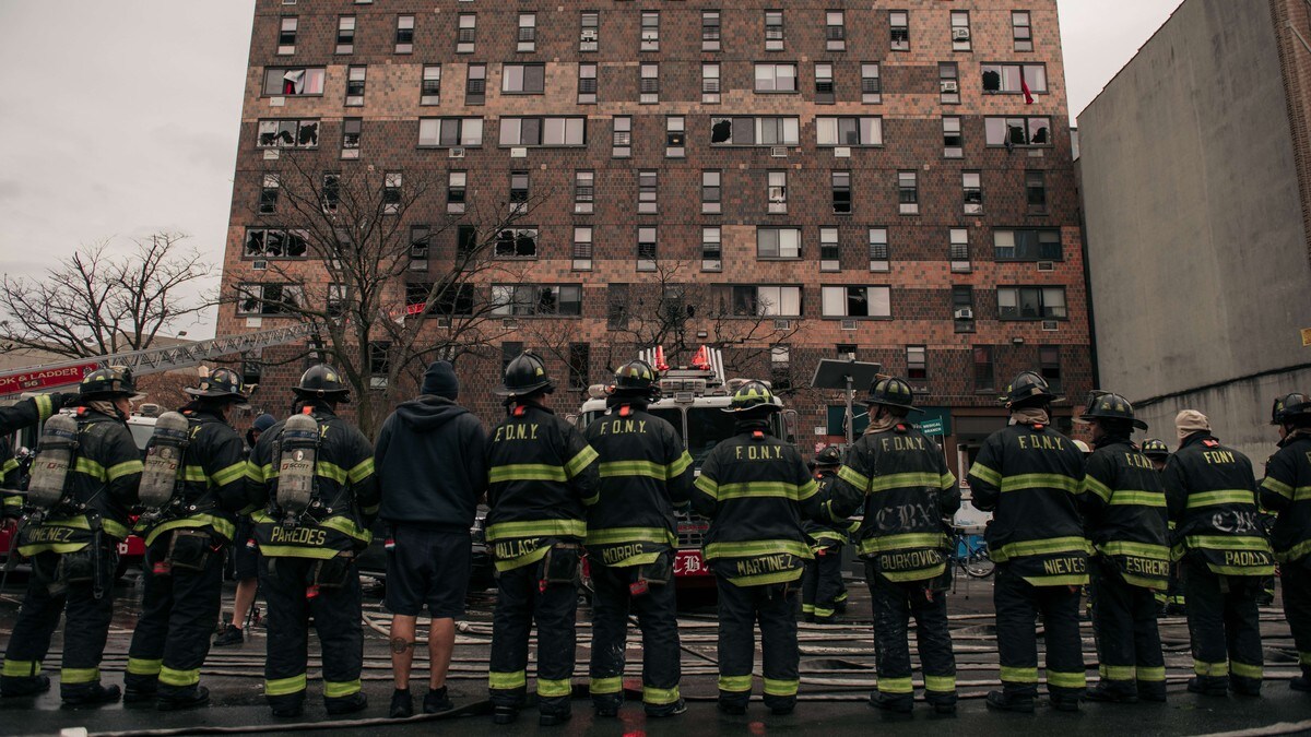 Minst 19 omkom i brann i bygård i New York
