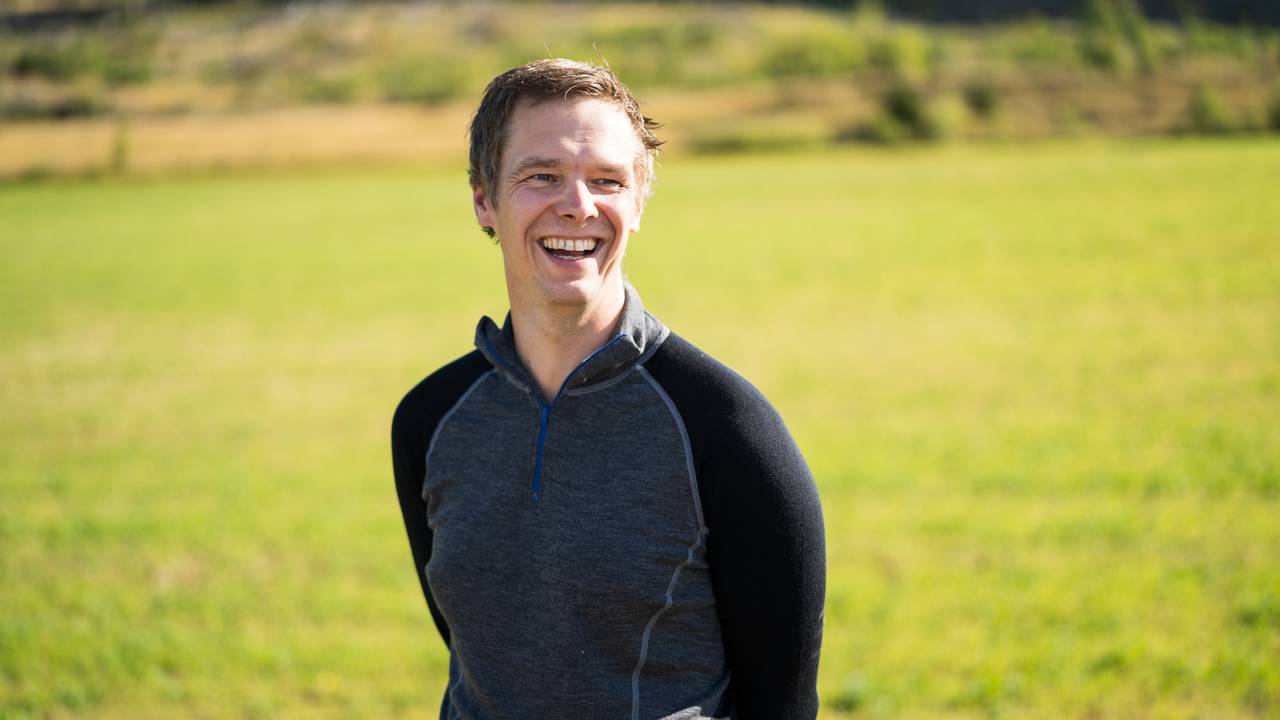 Thorbjørn Jøranli ler av episoden.