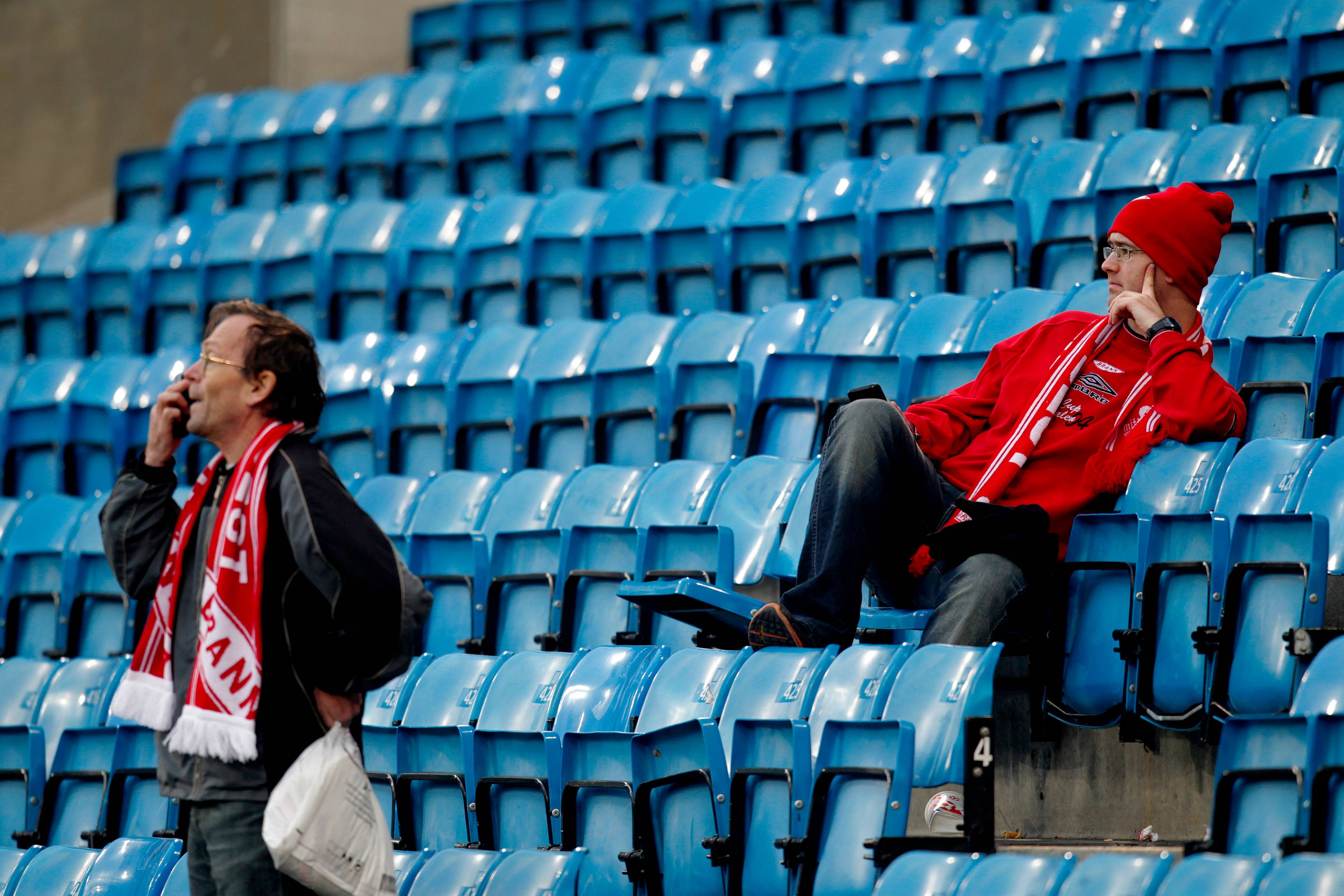 OSLO  20111106.Brannsupportere depper etter tapet over Aalesund i cupfinalen 2011 i fotball mellom Brann og Aalesund på Ullevaal Stadion søndag.Foto: Stian Lysberg Solum / SCANPIX