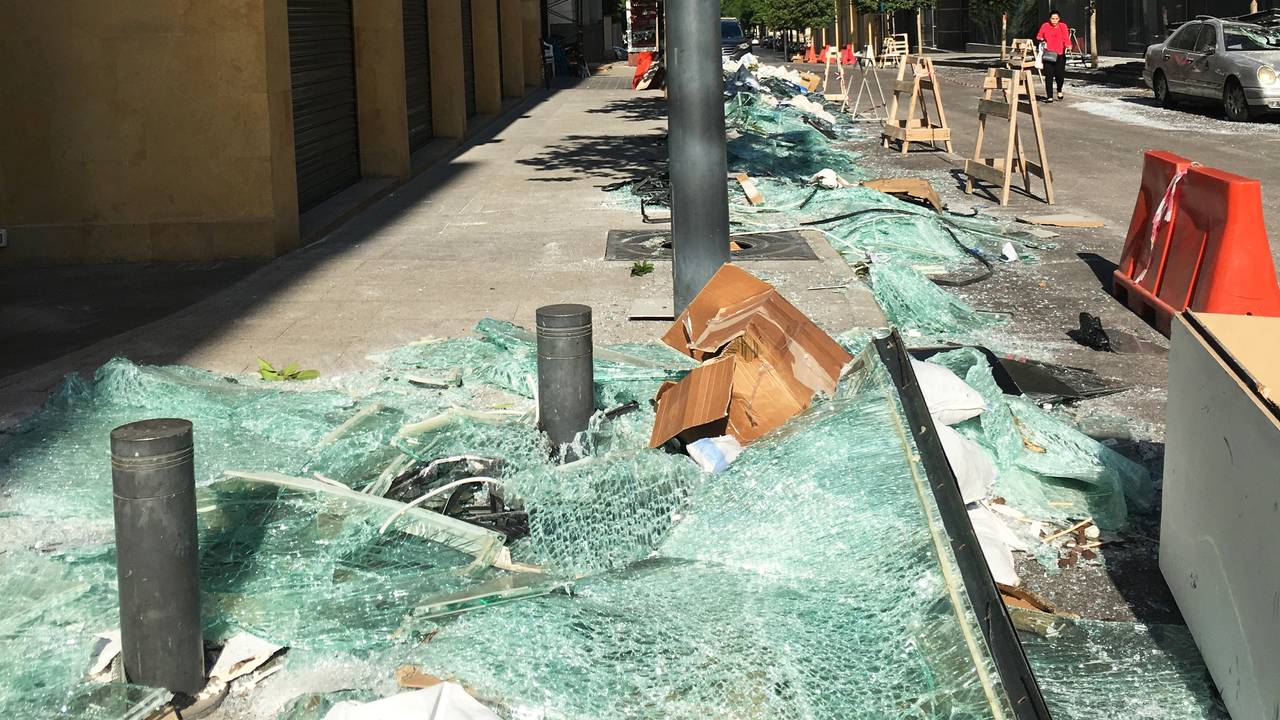Knust glass overalt i Beirut sentrum.