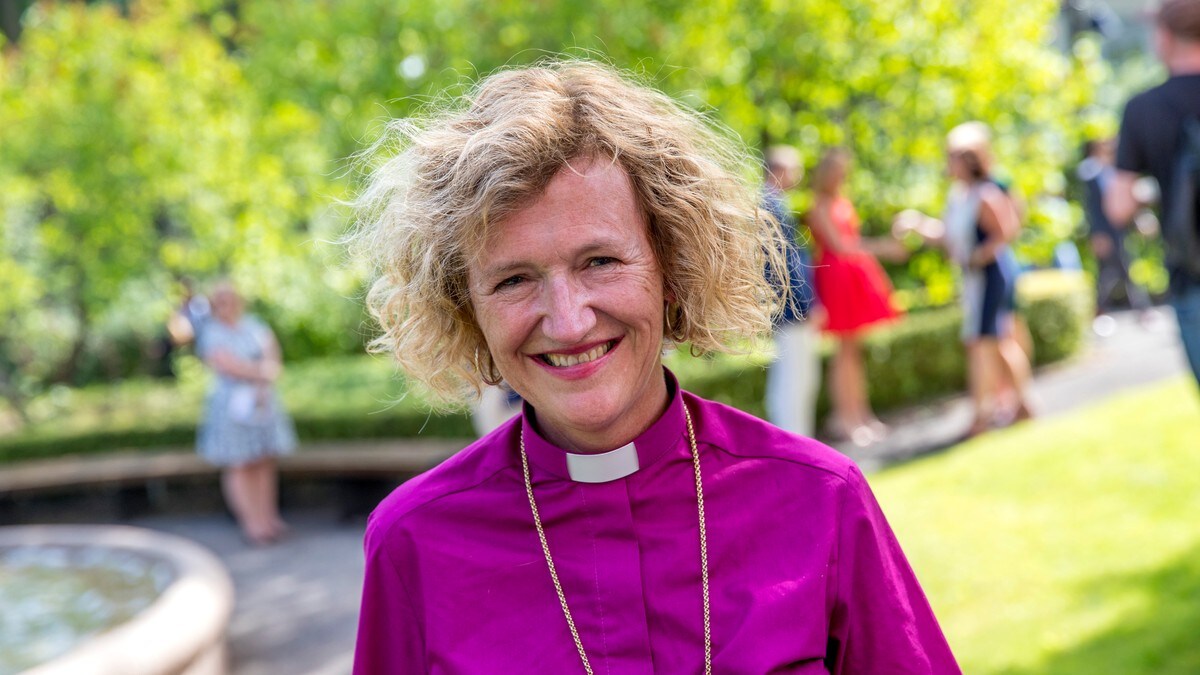 Oslo-biskop Kari Veiteberg varsler sin avgang