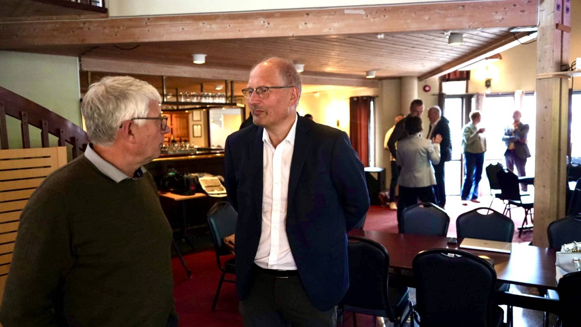 Fylkesordfører i Agder, Arne Thomassen og varaordfører i Telemark Terje Riis-Johansen. 