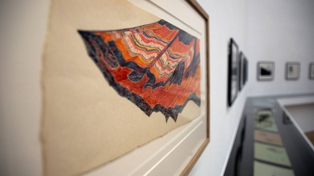 Mange Áillohaš-bilder på utstillingen ved Henie Onstad-museet