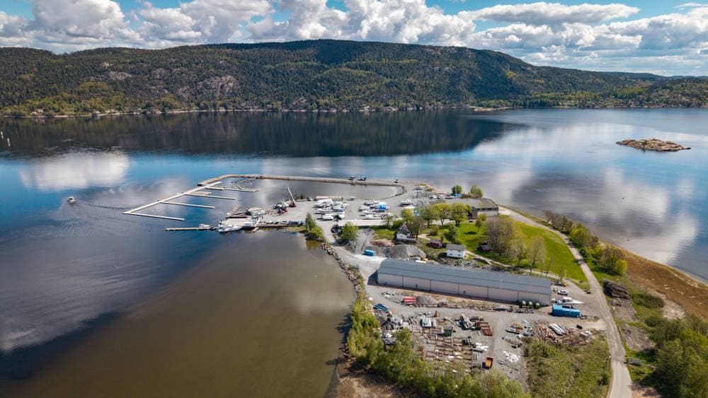 Bygget brygger over sårbare ålegrasenger på Bokerøya ved Svelvik i ...