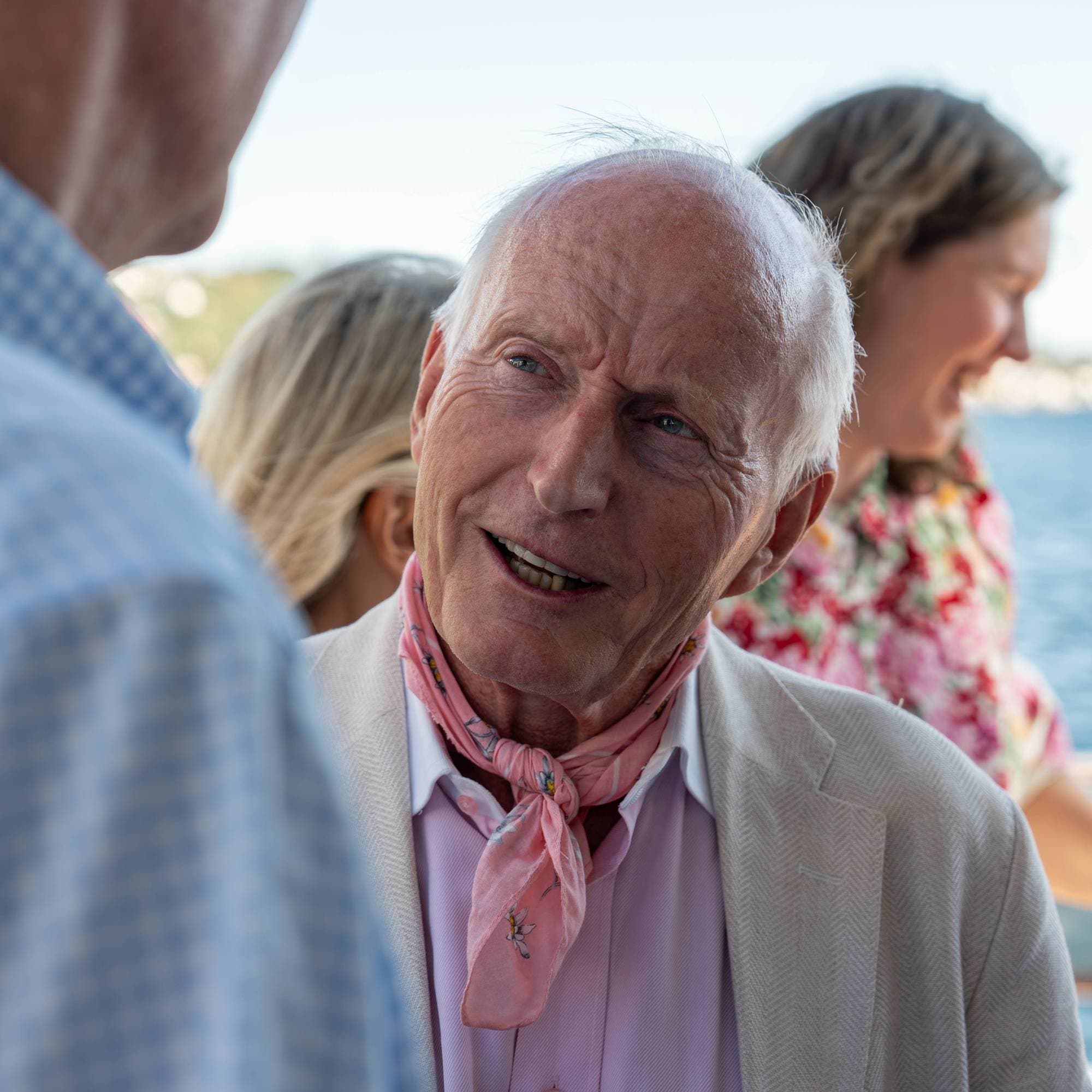 Christian Ringnes på Arendalsuka. NRK snakker med Ringnes om hvordan unge skal investere pengene sine. 