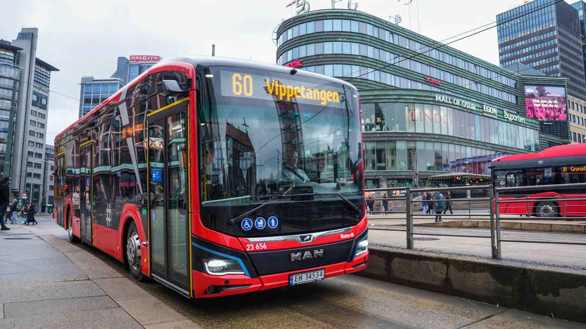 Unibuss reddet fra konkurs - hasteinnkaller til pressemøte kl. 15