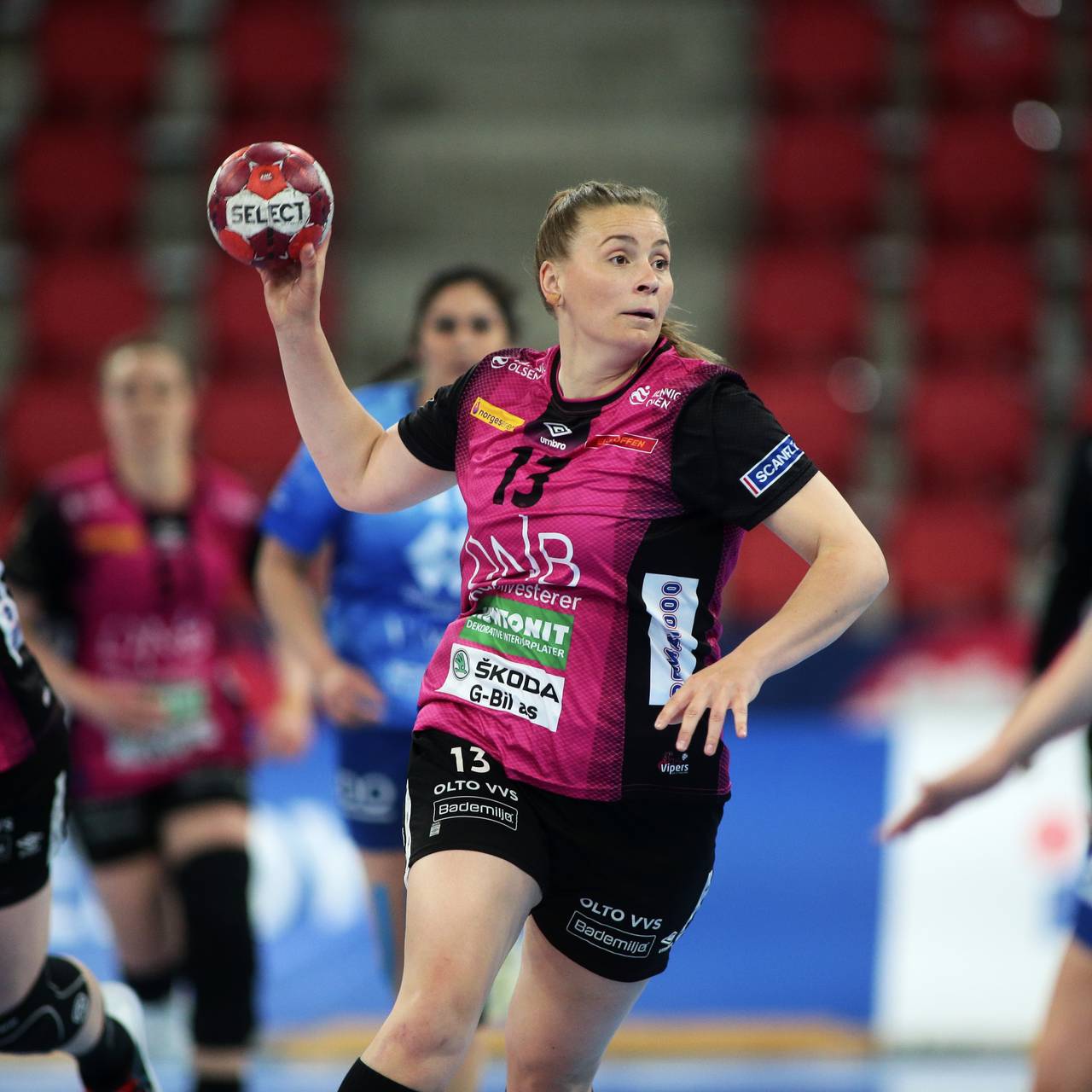 Vipers Isabelle Gulldén i aksjon under NM-finalen i håndball for kvinner mellom Molde Elite og Vipers Kristiansand på Jordal Amfi 