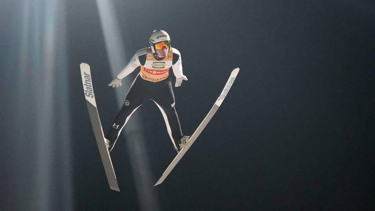 Prevc soleklart best i Hoppuka – norsk fiasko