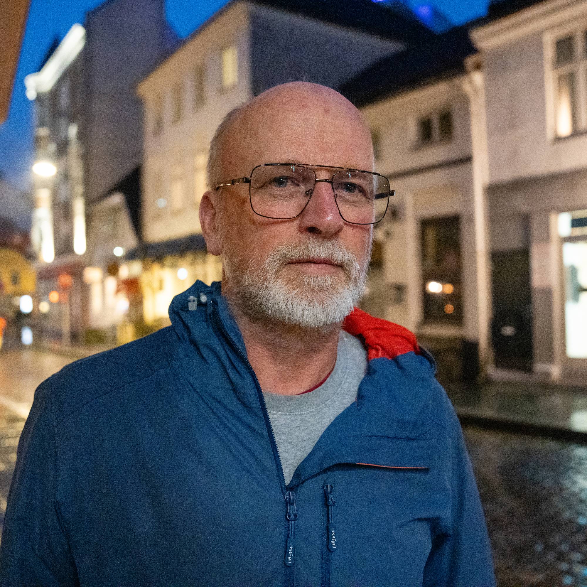 mann med briller