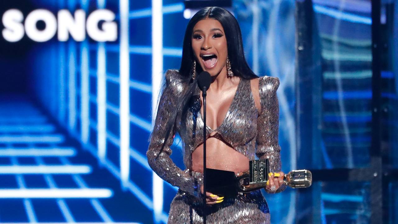 BILLBOARD MUSIC AWARDS: Cardi B mottar prisen for «Top Rap Song» for låta «I Like It i 2019.