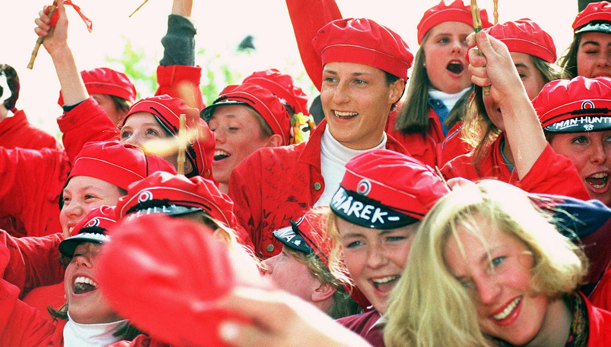 Kronprins Haakon kledd i russedrakt da han var russ i 1992