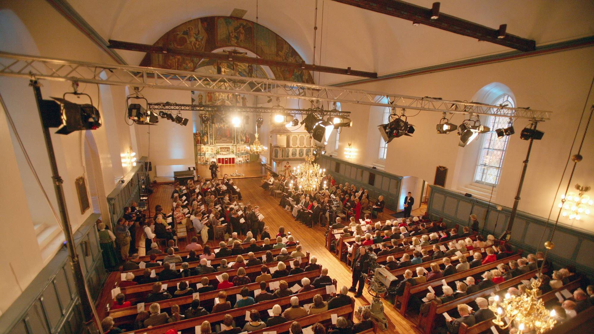 Menigheten i Vår Frue kirke under jubileumsgudstjenesten