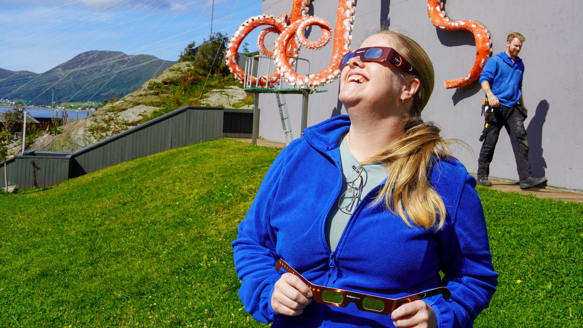 Største sol­for­mørkinga sidan 2015: – Super­spennande!