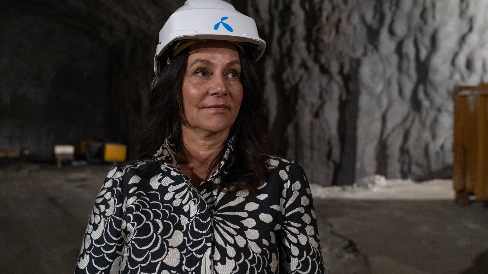 Telenor slipper NRK inn i en av sine hemmelige fjellhaller der de oppbevarer kritisk infrastruktur til nett og mobilt bredbånd.