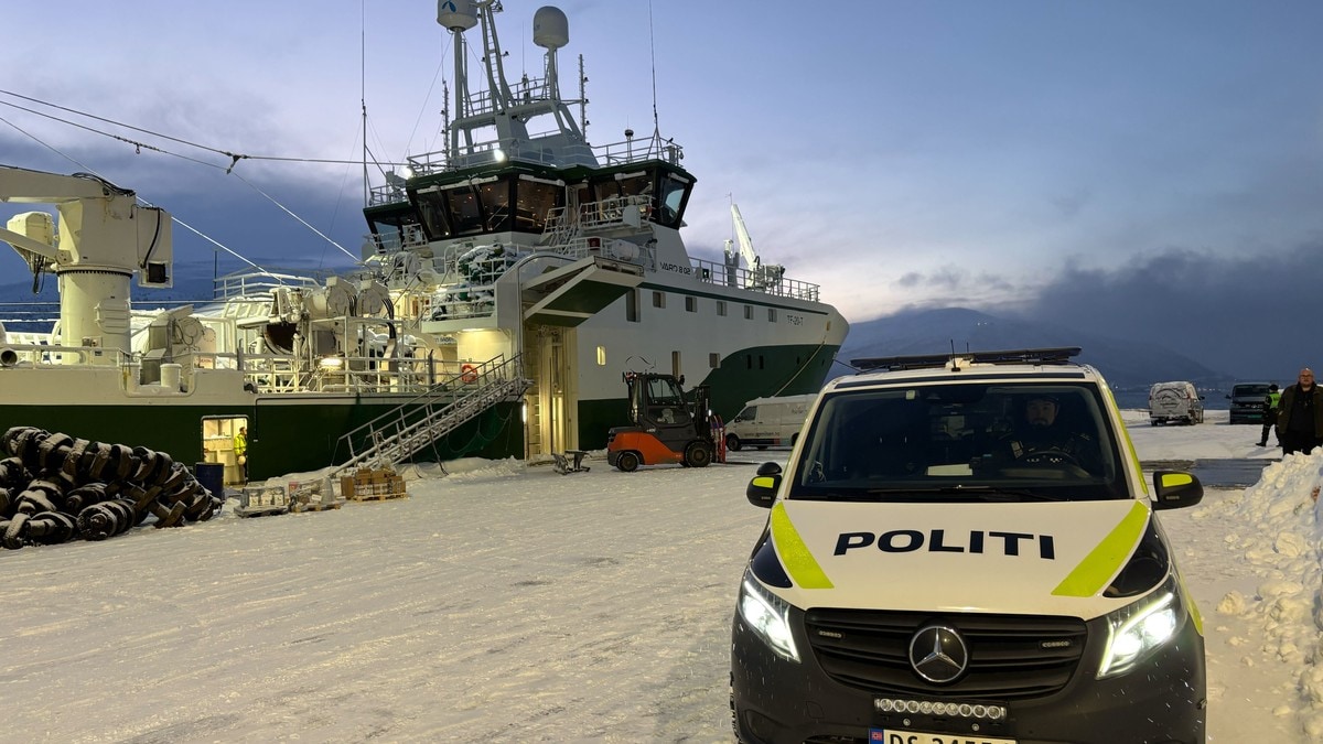 Fire personer sendt til sykehus etter gasslekkasje på båt