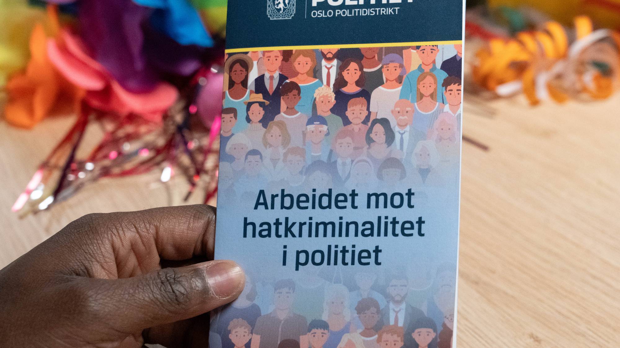 Brosjyre om hvordan man anmelder hatkriminalitet