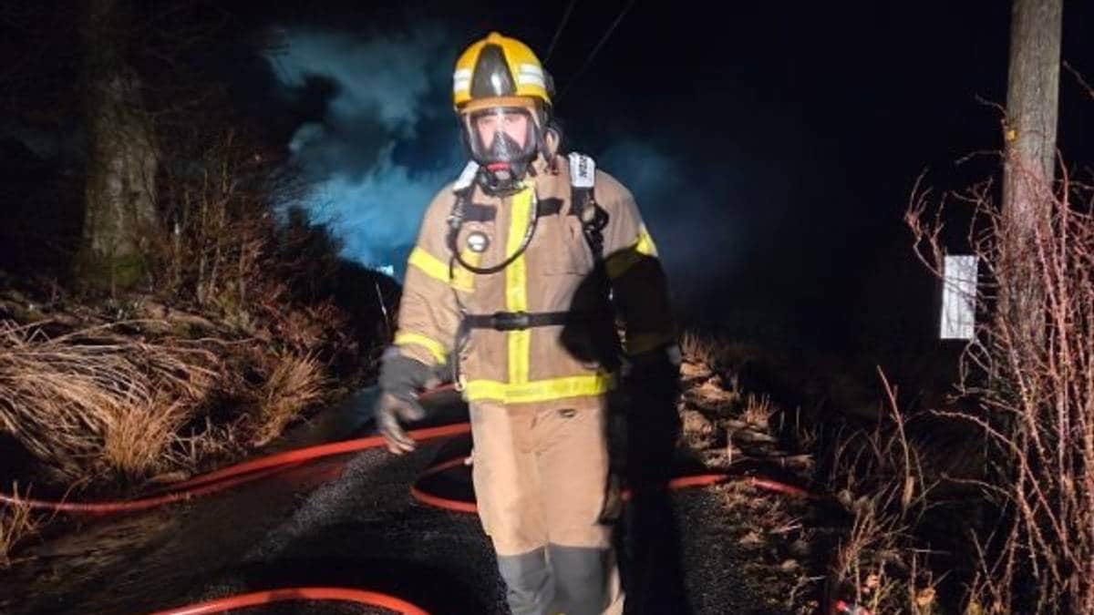 Fryktar mann er omkomen etter brann i Hyllestad