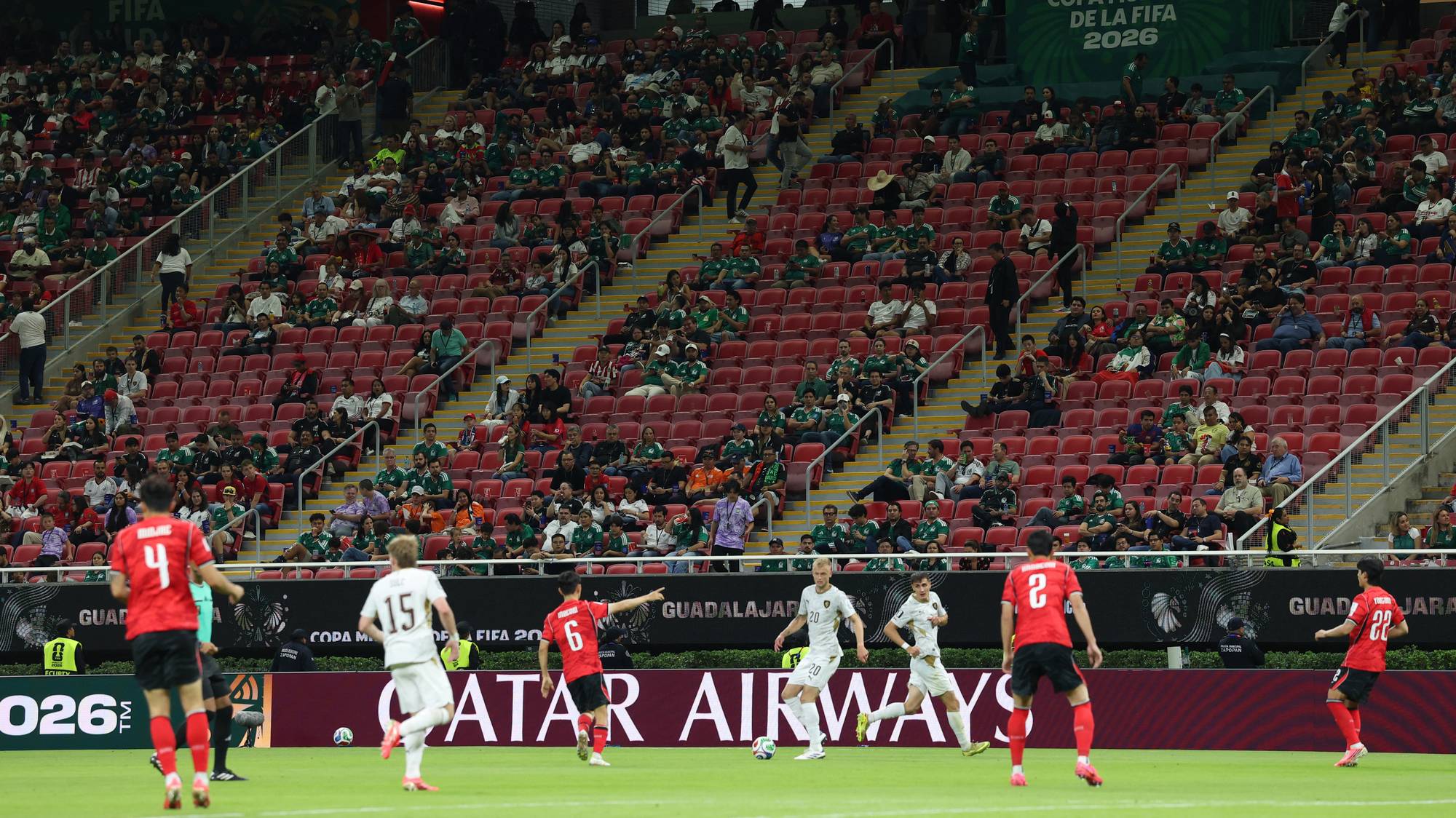 ledige seter på stadion i guadalajara mellom tsjekkia og korea