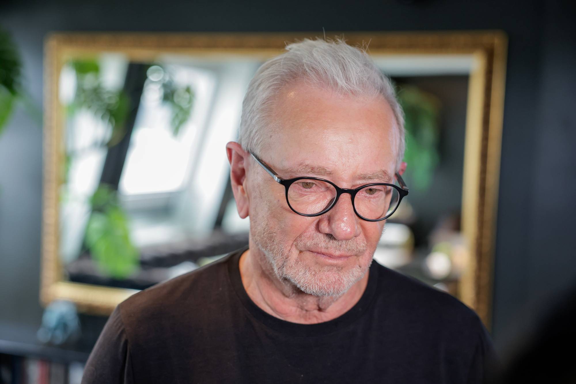 Åge Aleksandersen møter pressen etter opptredenen i kong Harald Vs gravferdsseremoni.