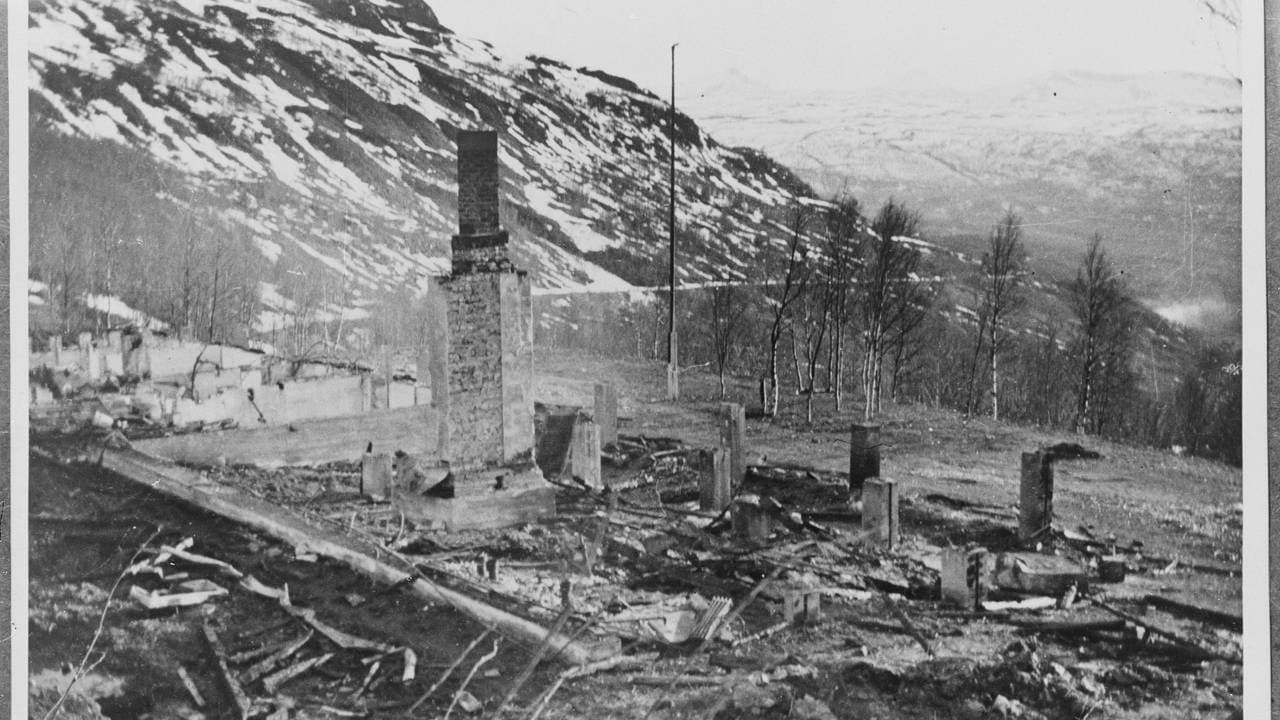 Narvikfronten i Gratangen, ruinene av turiststasjonen 