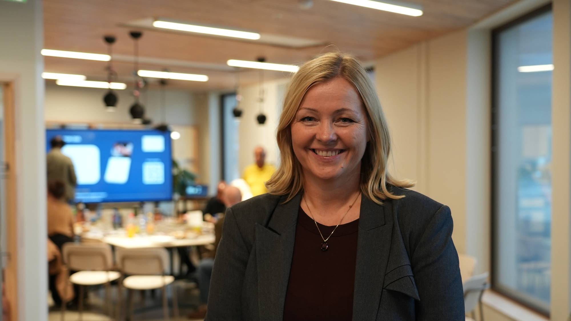 Måndag formiddag besøkte arbeids- og inkluderingsminister Kjersti Stenseng (Ap) organisasjonen Fedrenettverket i Stavanger.