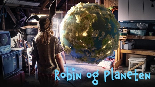 10 år gamle Robin oppdager en liten planet svevende i skogen. Planeten trenger hjelp og en kjedekollisjon av konsekvenser starter for Robin.