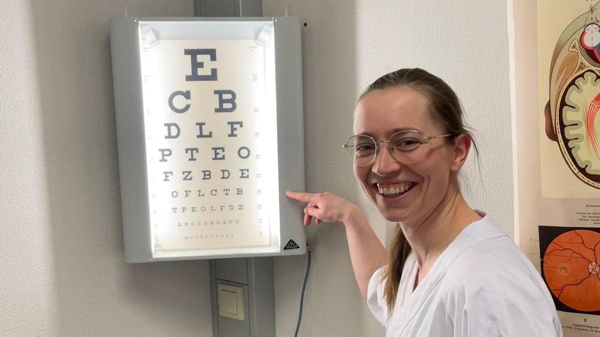 Ane Margrethe er ein av få som gidd å møte opp: – Eg kan slite med å ikkje sovne