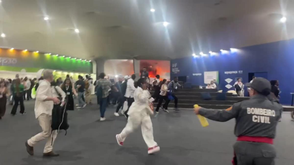 Brann brøt ut på klimatoppmøte i Belém