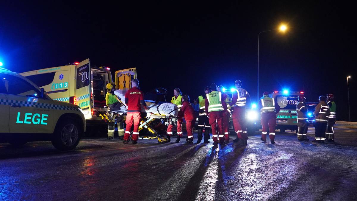 Kollisjon I Bamble Tre Personer Til Sykehus Nrk Vestfold Og