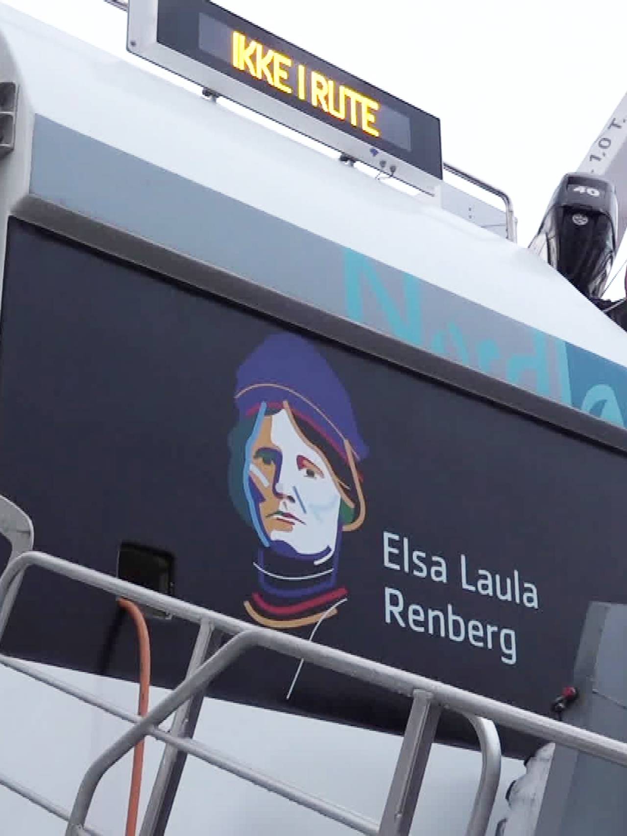 Hurtigbåten Elsa Laula Renberg ligger til kai i Bodø. 