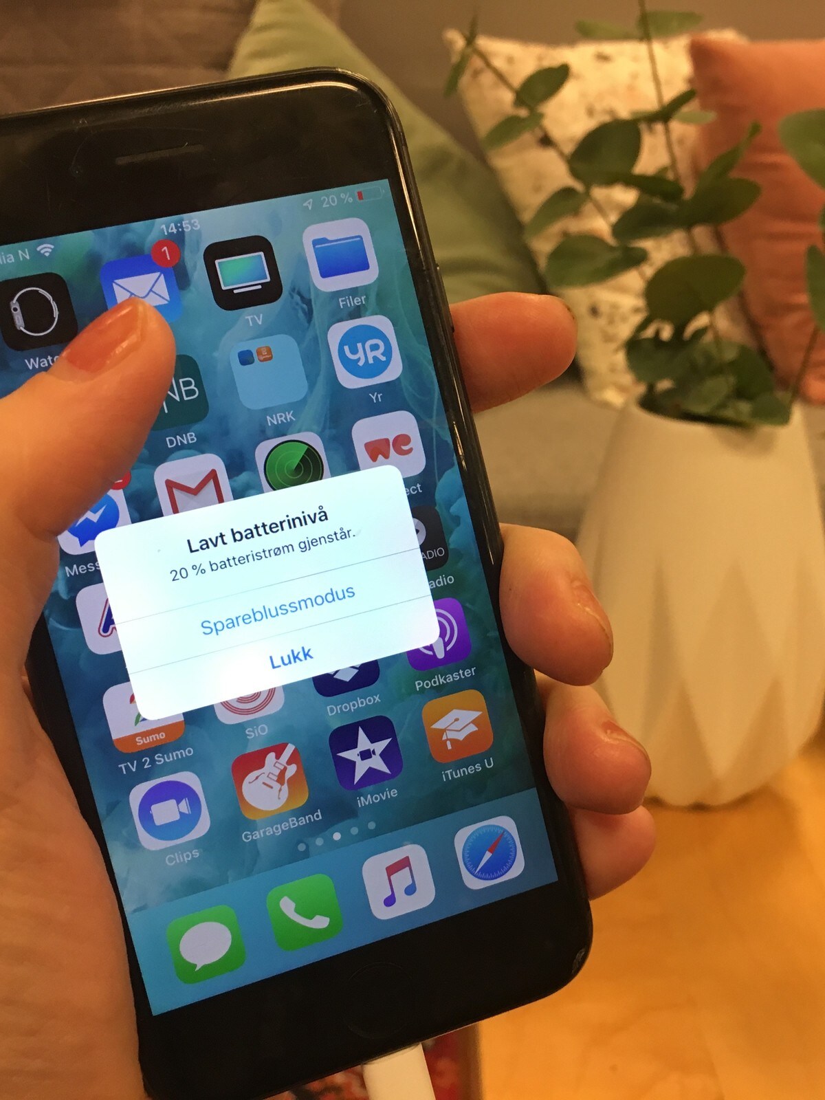 Lad mobilbatteriet mellom 20 og 60 prosent – NRK Livsstil Slik bør du lade mobilen – NRK Livsstil – Tips, råd og innsikt