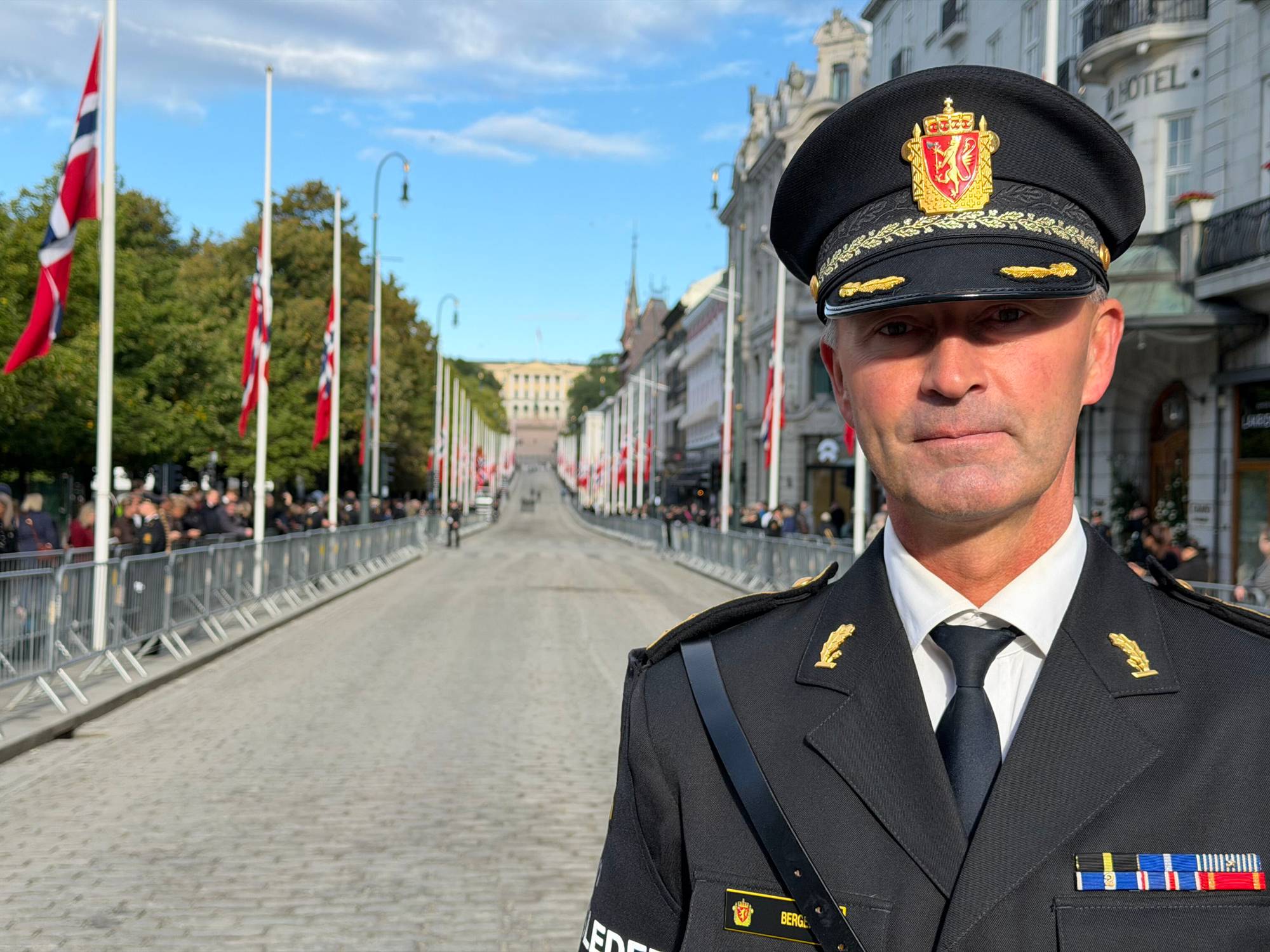 Innsatsleder Tomm Berger på Karl Johan onsdag formiddag. 
