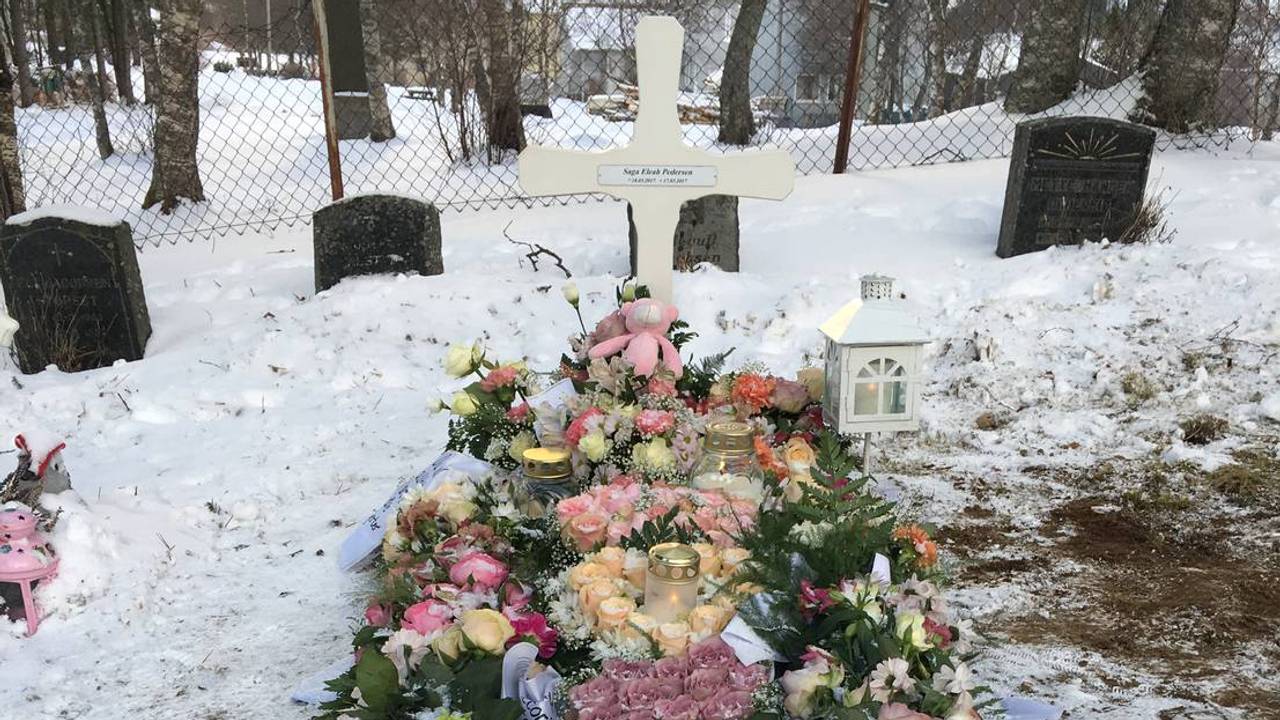 29. mars 2017 ble Saga Eleah Ingebjørg Pedersen gravlagt ved Skjerstad kirke.