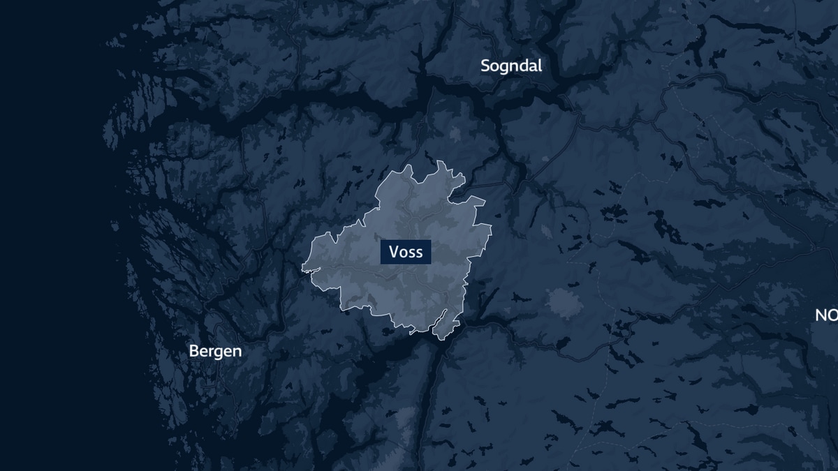 Stor redningsaksjon etter nedkjølt mann på Voss – helikopter på vei