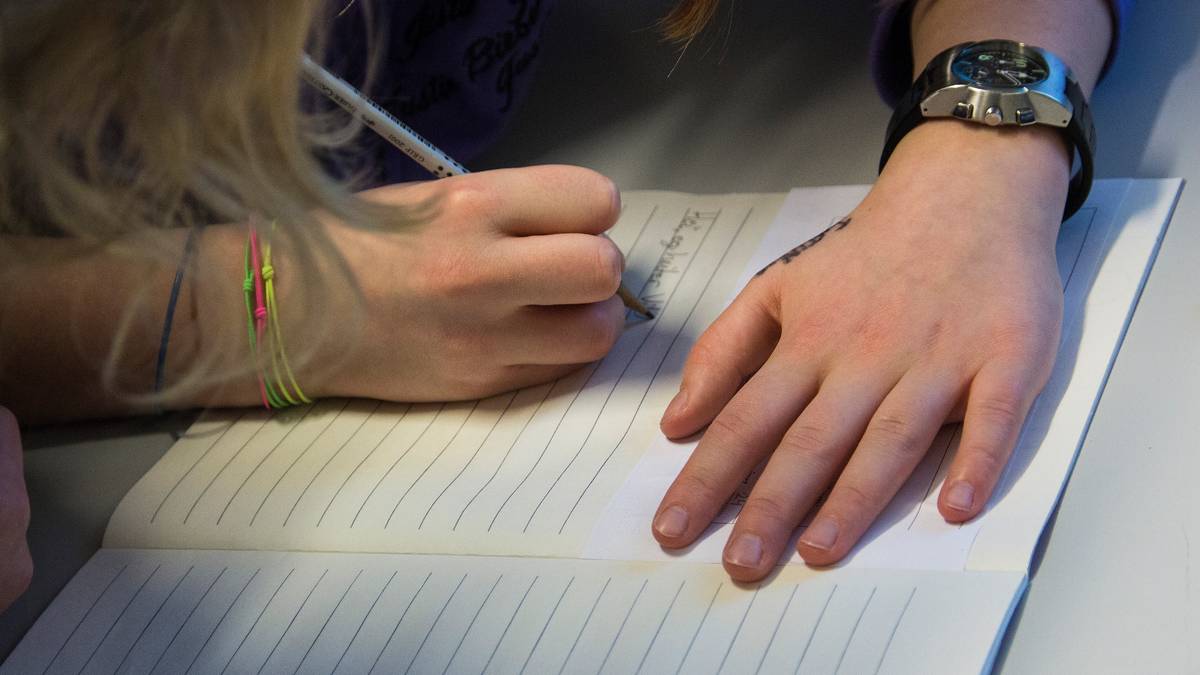 Riksrevisjonen: Etter 10 års skule: Urovekkjande mange elevar har ikkje lært å lese, skrive og rekne