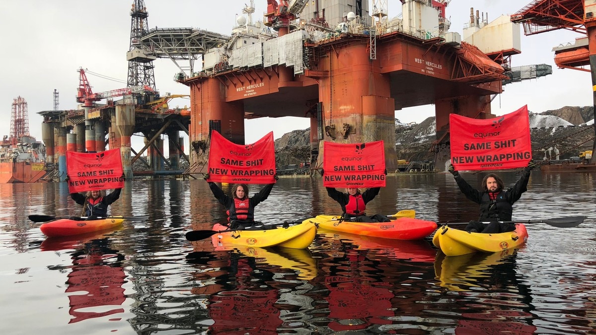 Greenpeace aksjonerar mot oljerigg på veg mot arktis