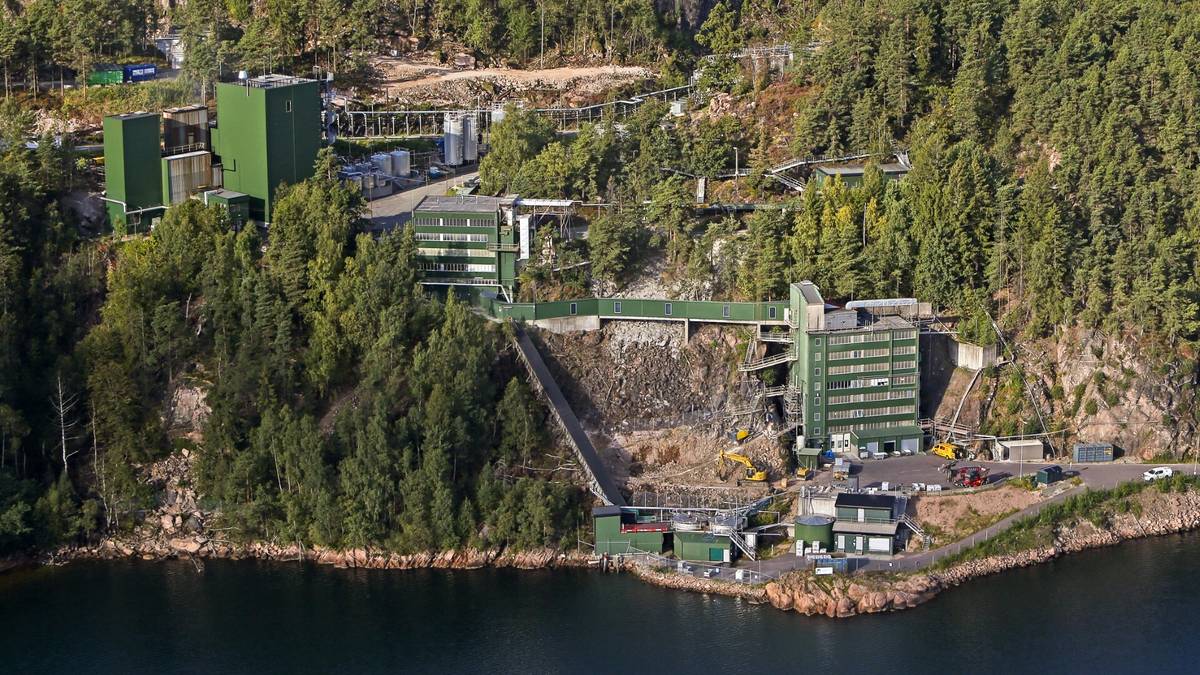 Fabrikken lovet mindre utslipp til Oslofjorden. Blir kraftig forsinket