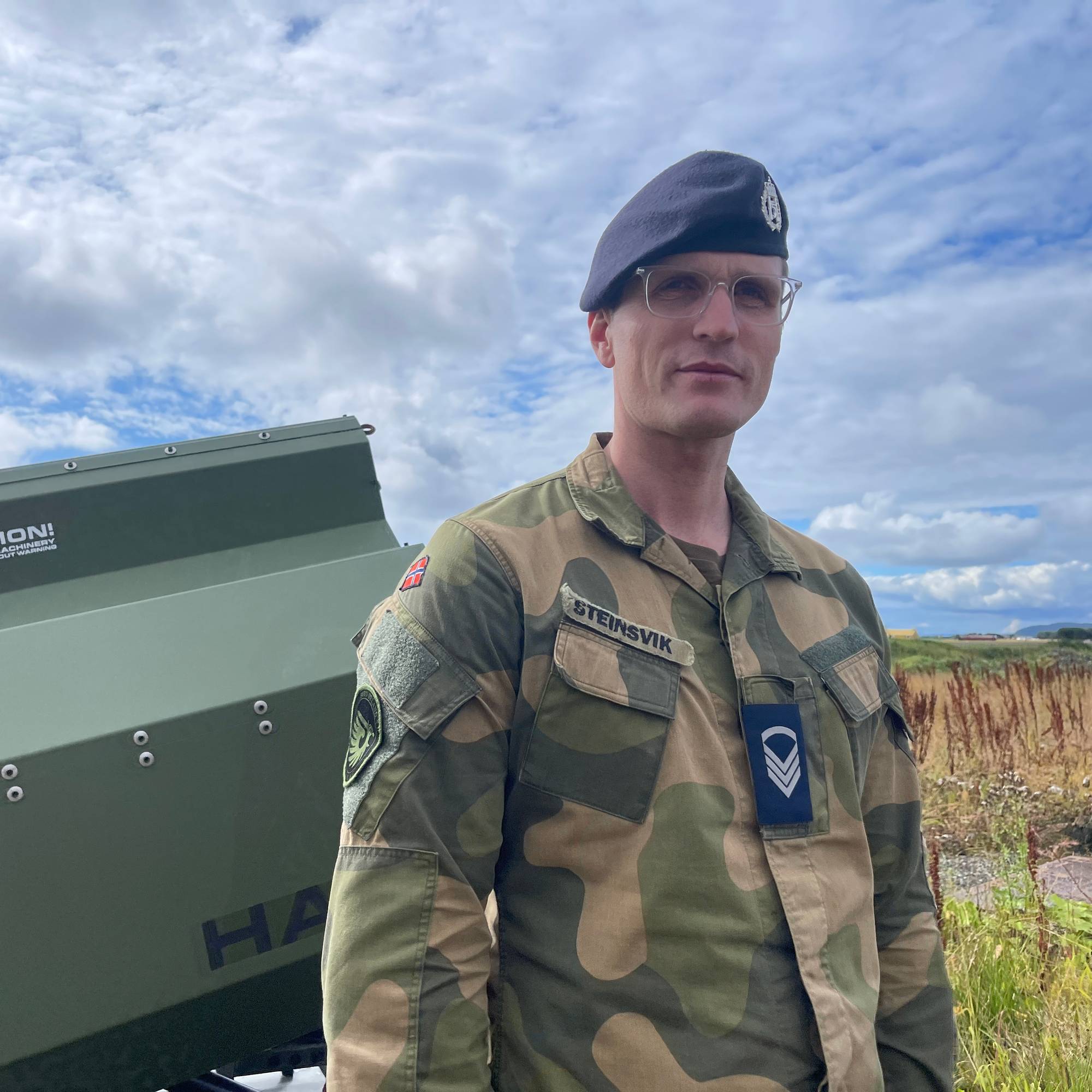 sjef for antidronesystemet ved kampflybasen på Ørlandet, oversersjant Sondre Steinsvik.