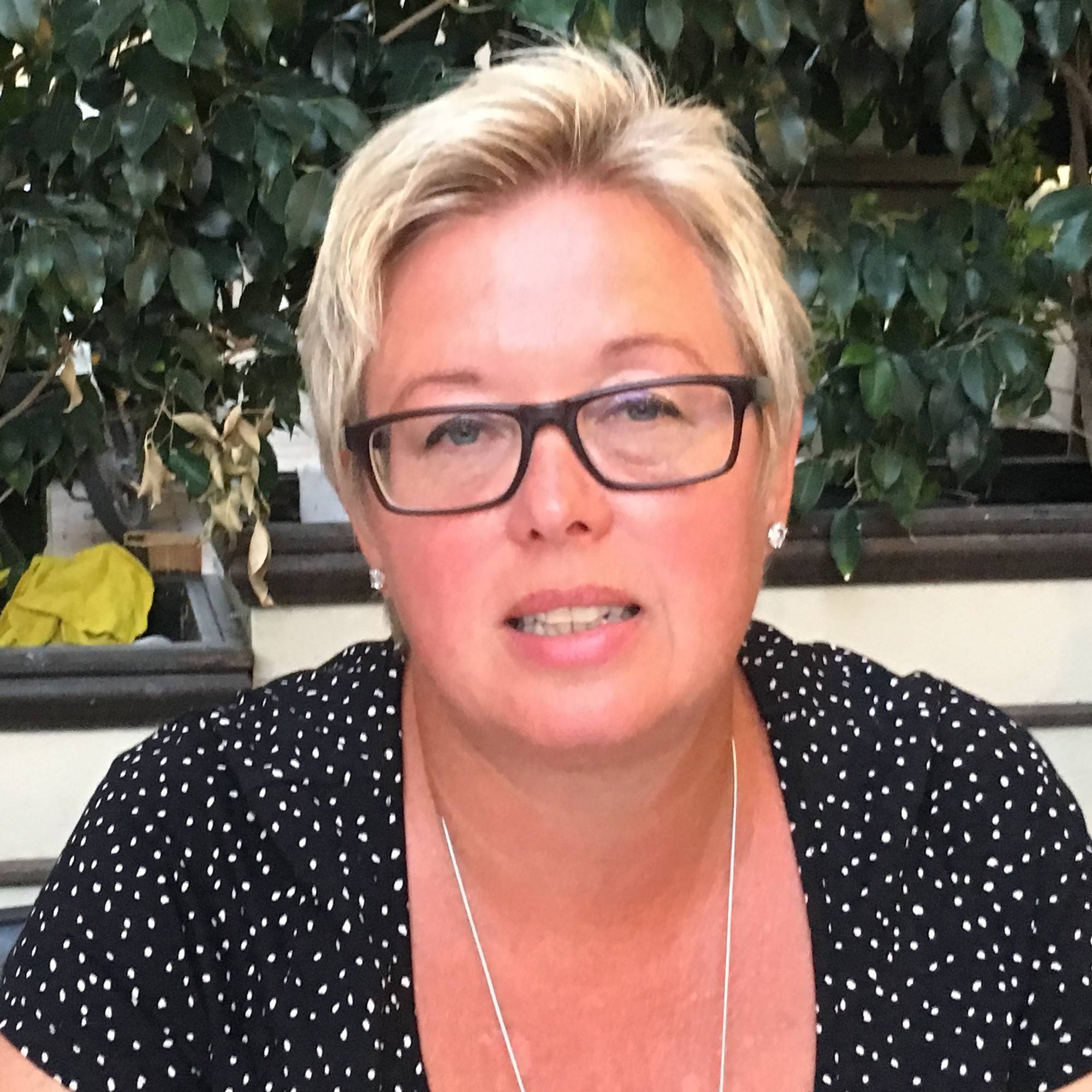 Bente H Johansen