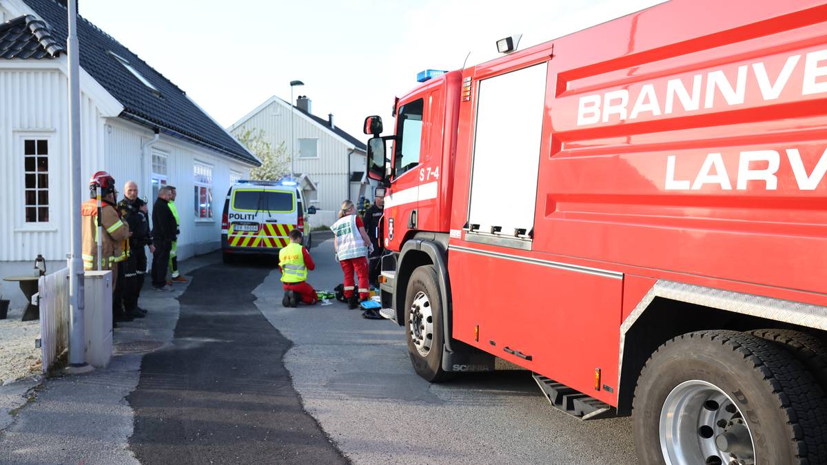 “Detached House in Larvik Fully Engulfed in Flames: One Injured”