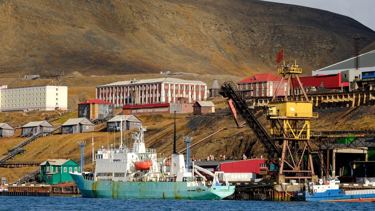 Ambassadør krever frigivelse av russisk fartøy på Svalbard, ifølge Tass