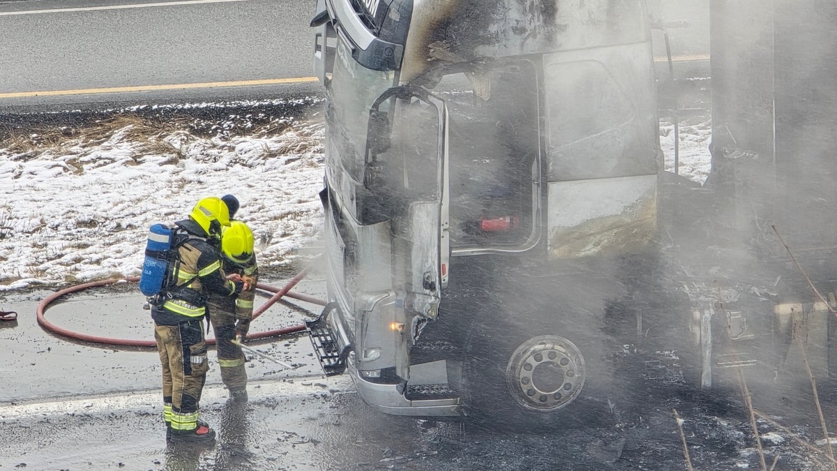 Brann i vogntog ved Mosseporten: – Det var mye flammer