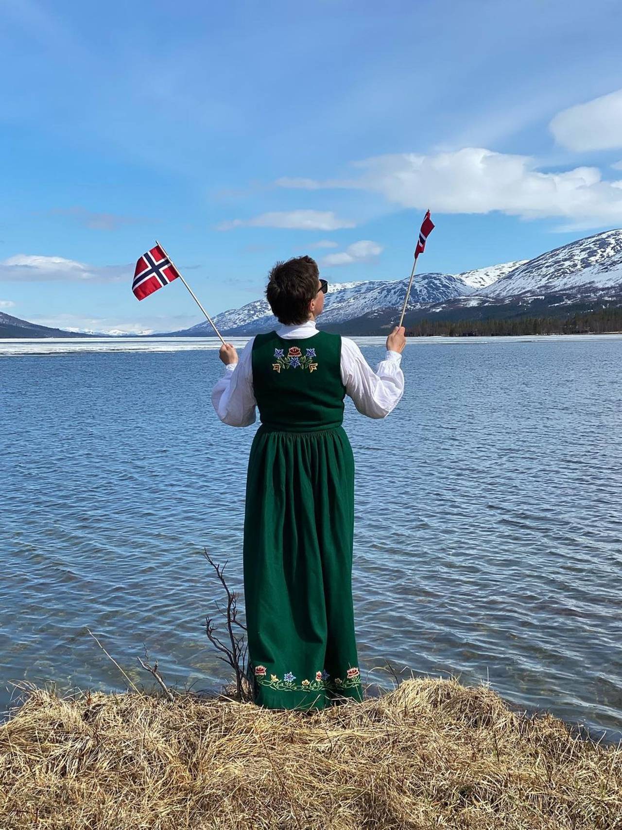 17 mai Simskardbukta Hyttefelt