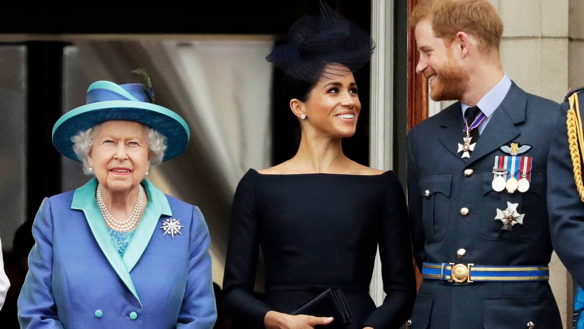 Dronnig Elizabeth, meghan Markle og prins Harry