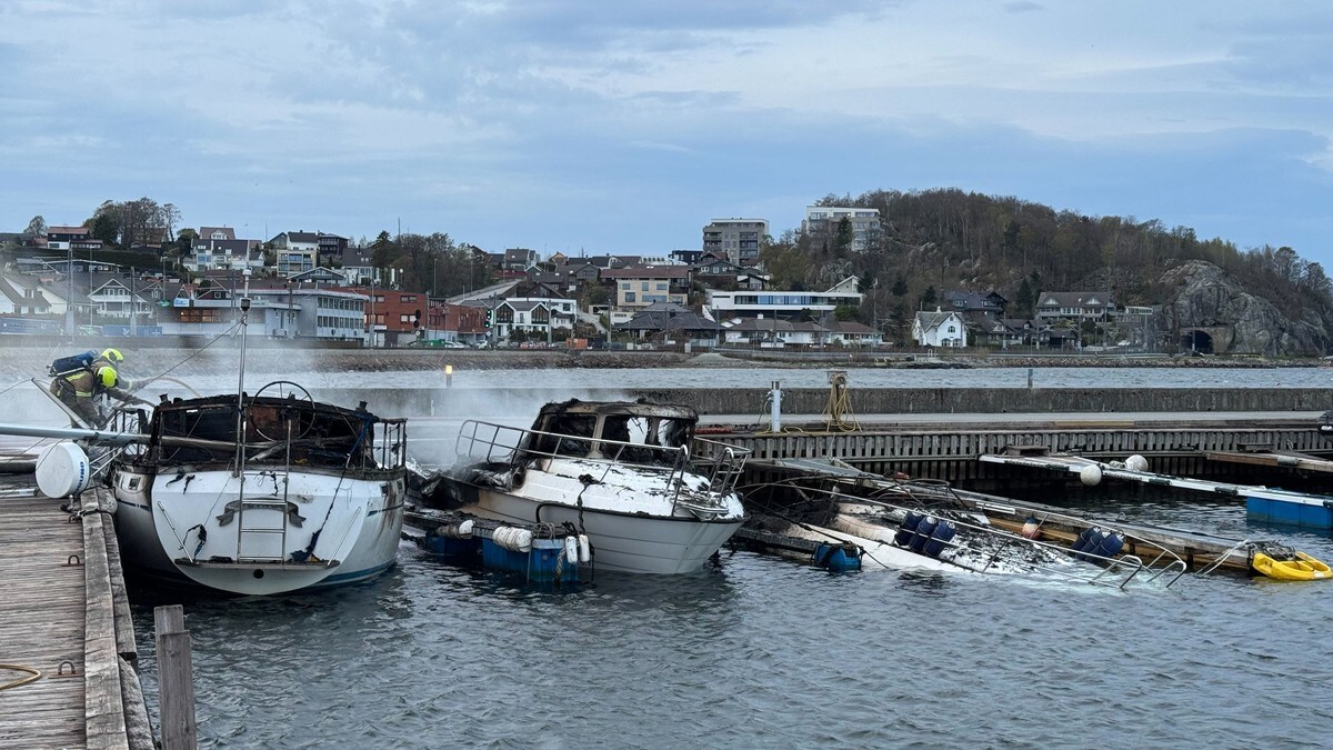 Tre båter er utbrent etter brann i Sandnes