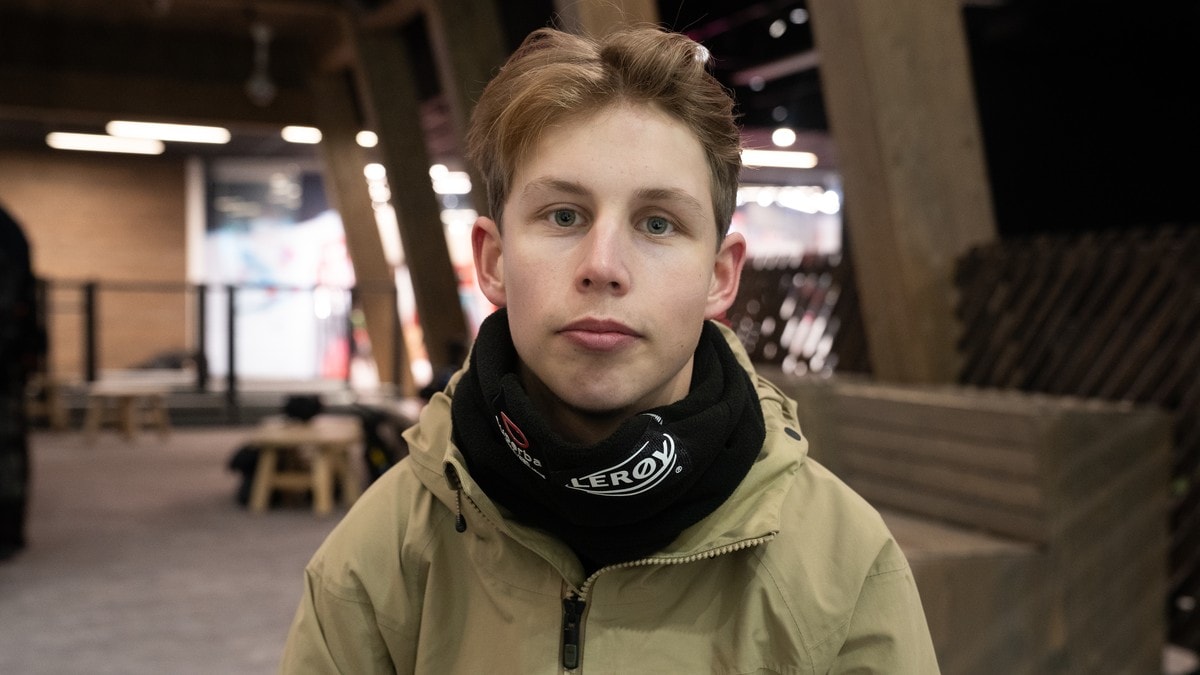 Niklas (18) tvinges til å droppe åpningsfesten: – Jeg slo i veggen hjemme