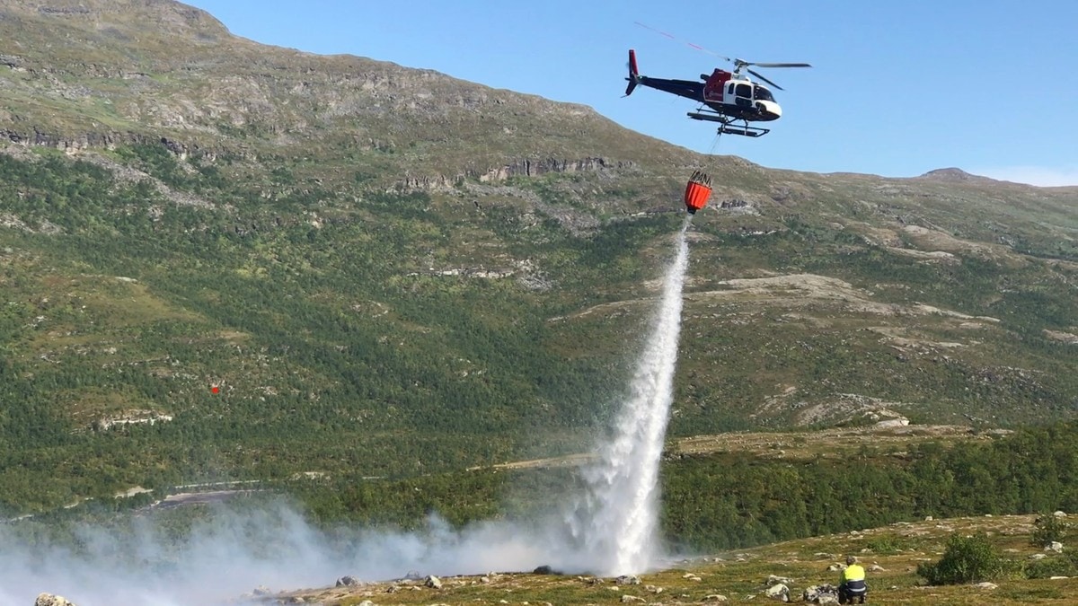 Brannhelikopter i gang etter krøll