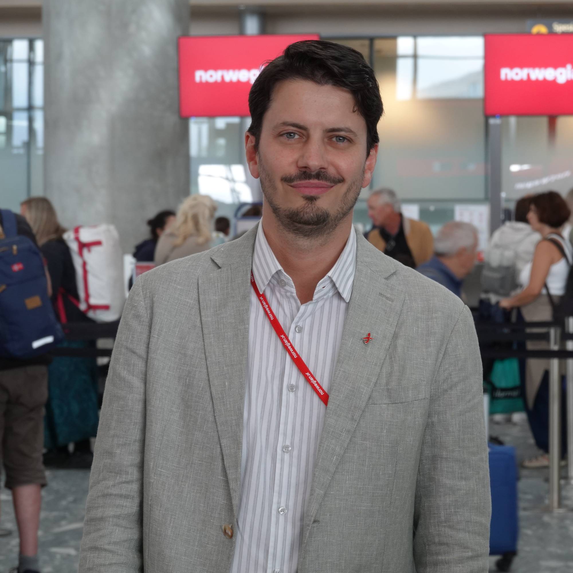 Eivind Hammer Myhre, Senior communications advisor i Norwegian.
